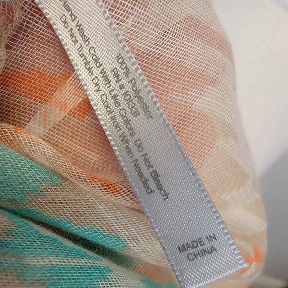 Charlotte‎ Russe Lightweight Womens Colorful Aztec Print Infinity Scarf - Picture 4 of 4